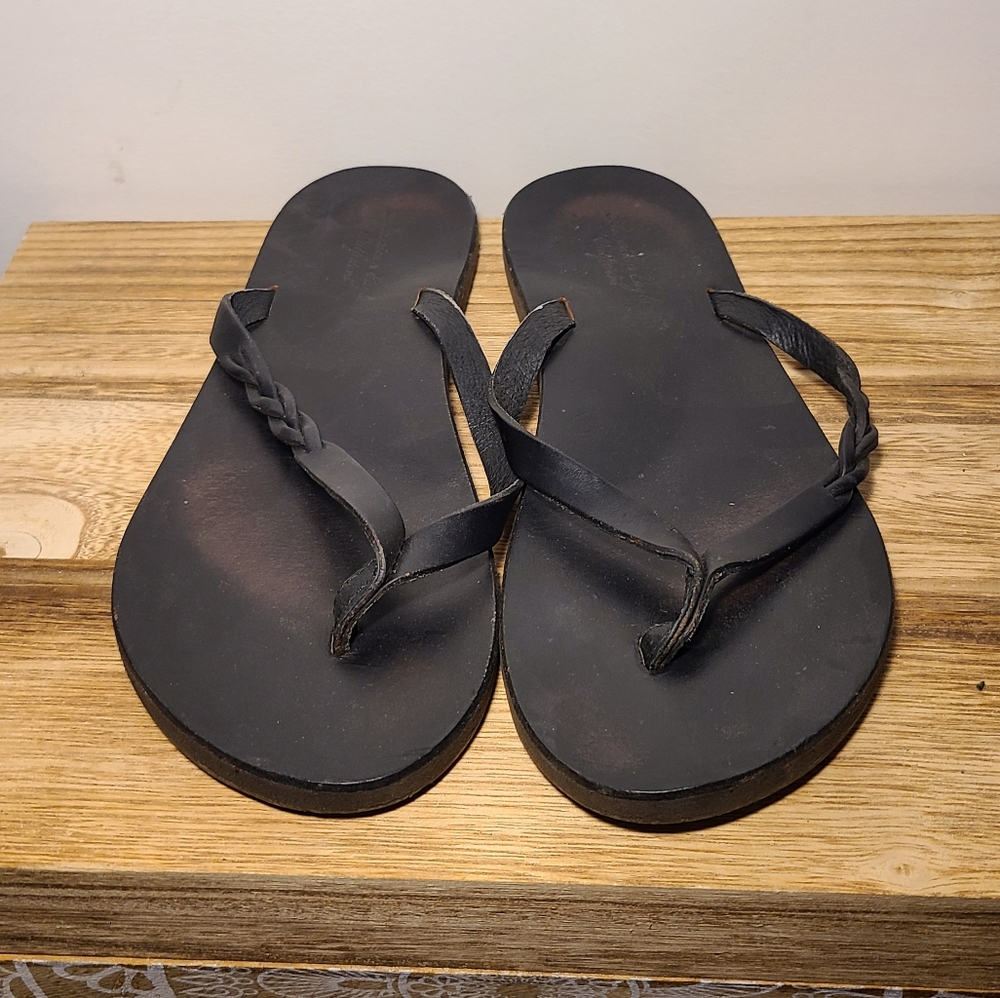 American Eagle Flip Flops
